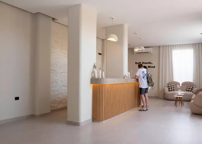 Hotel Tk Royal &
