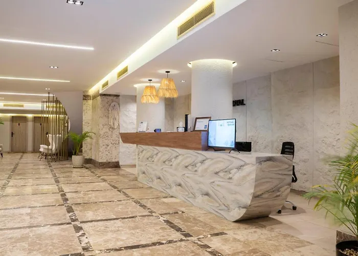 Hotel Tk Royal &