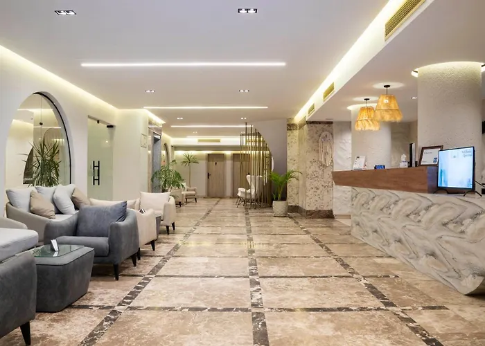 Hotel Tk Royal & 4*