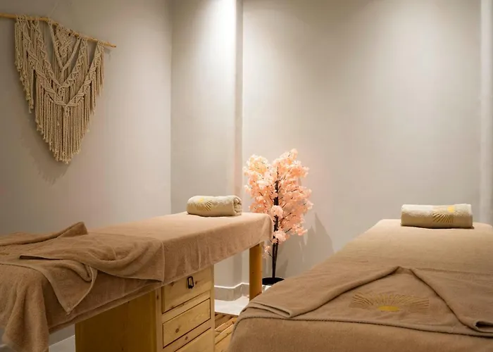 Hotel Tk Royal & 4*