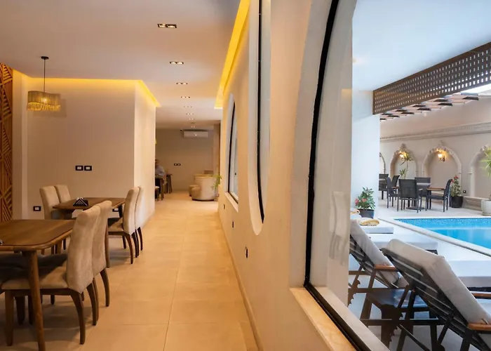 Tk Royal & Hotel 4*